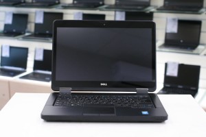 DELL Latitude E5440 | 14,1" HD+ DOTYK | i5-4310U | 8GB DDR3 | 256GB SSD  | Intel HD 4400 | WINDOWS 10 PRO