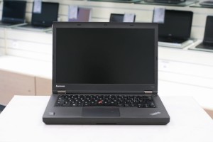 LENOVO ThinkPad T440p | 14.1" HD | i5-4210M | 8GB DDR3 | 500GB HDD | Intel HD 4600 | WINDOWS 7 PRO