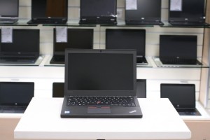 LENOVO ThinkPad X260 | 12.5" HD | i5-6200U | 8GB DDR3 | 256GB SSD | Intel HD 520 | WINDOWS