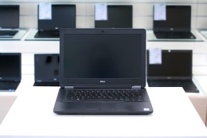 DELL Latitude E5270 | 12.5" FHD | i5-6300U | 8GB DDR4 | 256GB SSD | intel HD 520 | WINDOWS 