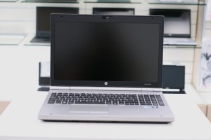 HP EliteBook 8560p | 15,6" HD+ | i7-2620M | 8GB DDR3  | 320GB HDD | AMD RADEON HD 6470M | WINDOWS 7 PRO