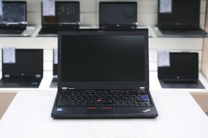 LENOVO ThinkPad X220 | 12.1" HD | i5-2520M | 4GB DDR3 | 120GB SSD | Intel HD | WINDOWS 7 PRO